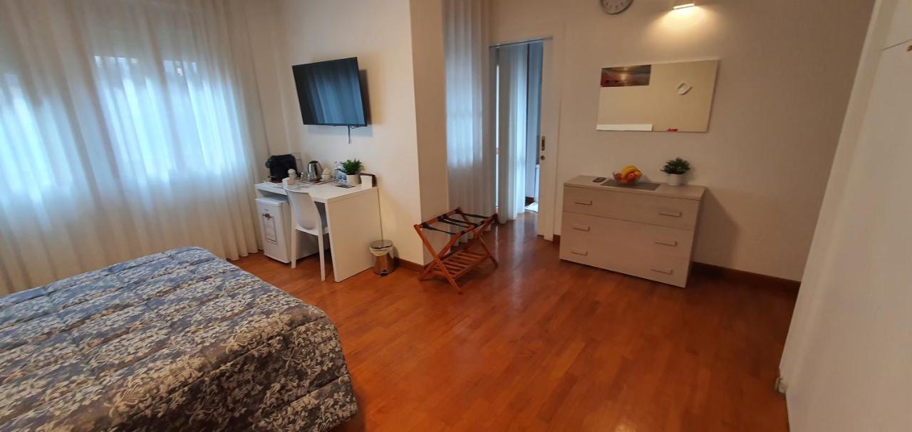 Bed & Breakfast Venice Friends Mestre Bagian luar foto