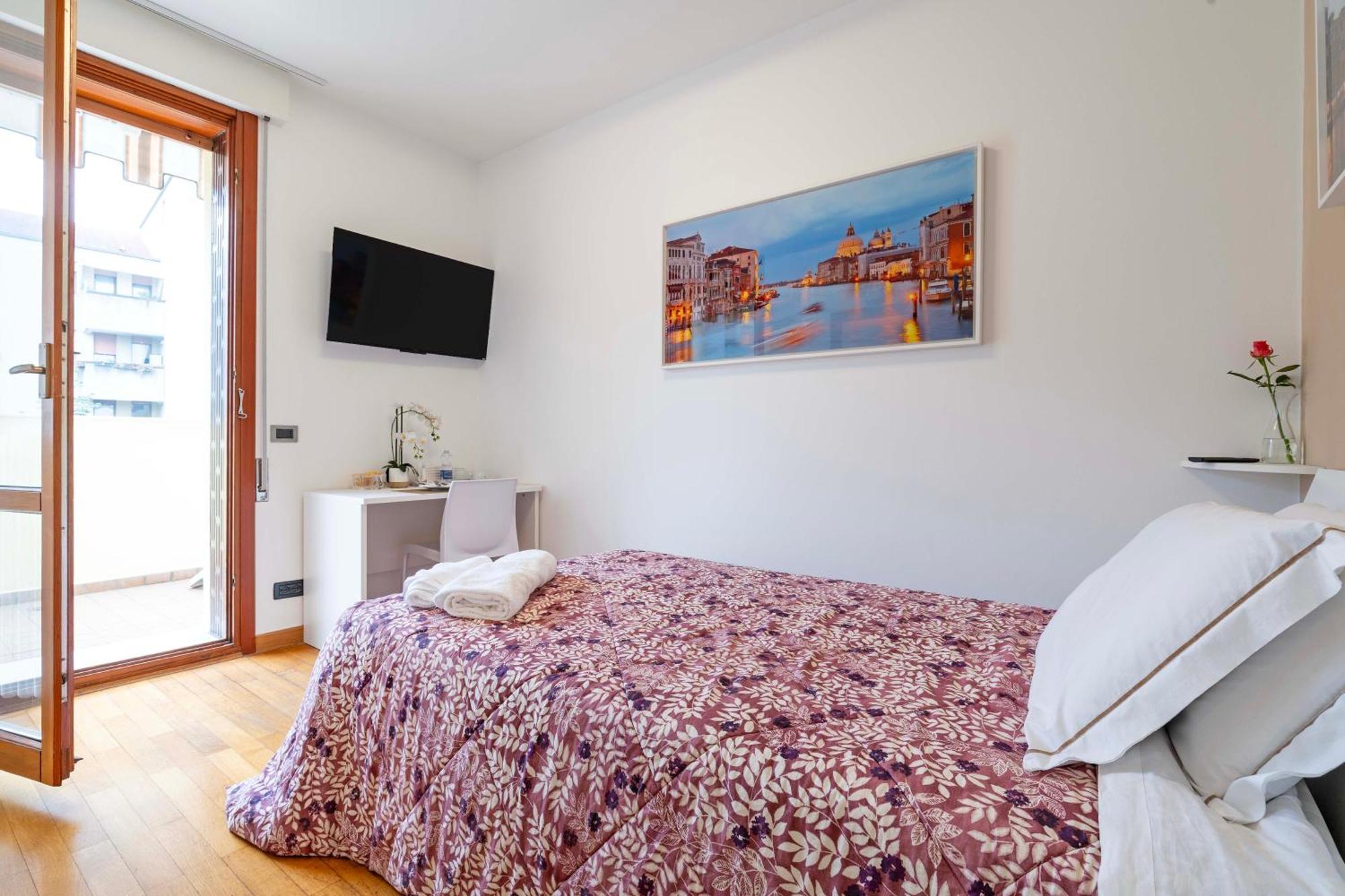 Bed & Breakfast Venice Friends Mestre Bagian luar foto