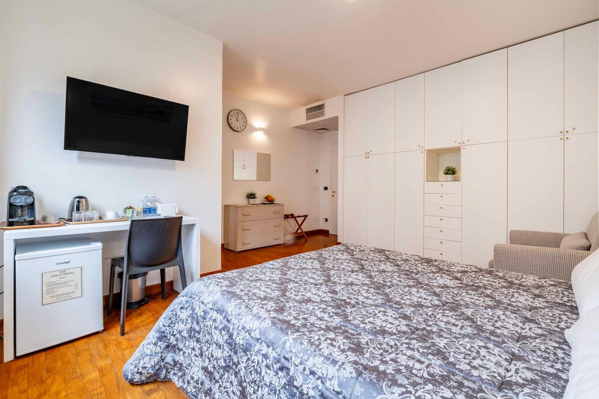 Bed & Breakfast Venice Friends Mestre Bagian luar foto